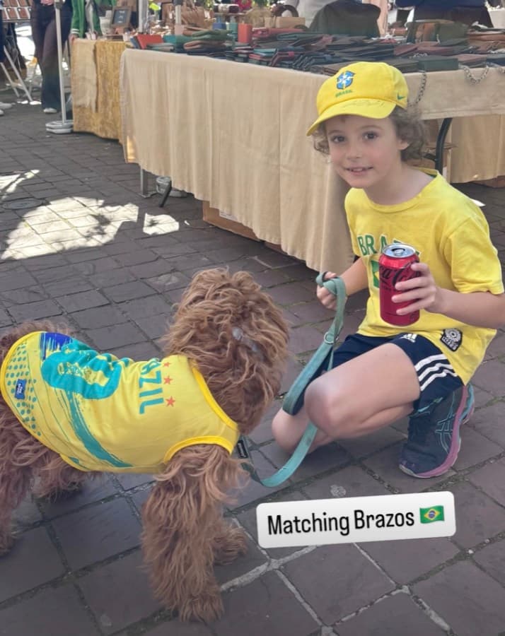 Real customer photo: a pet wearing a Paw Sportz football kit (26)